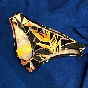 Women’s swimming bottoms